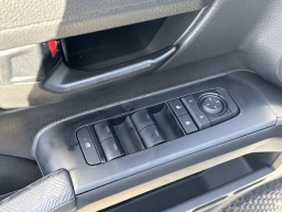 Toyota Tacoma 4WD SR5 Double Cab 5' Bed AT (Natl) 2026