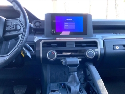 Toyota Tacoma 4WD SR5 Double Cab 5' Bed AT (GS) 2026