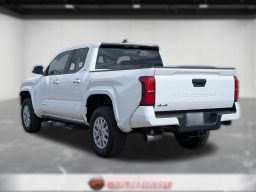 Toyota Tacoma 4WD SR5 Double Cab 5' Bed AT (Natl) 2026