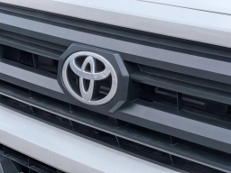 Toyota Tacoma 4WD SR5 Double Cab 5' Bed AT (Natl) 2026