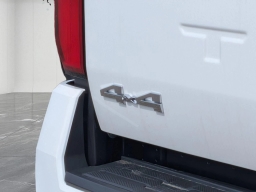 Toyota Tacoma 4WD SR5 Double Cab 5' Bed AT (Natl) 2026