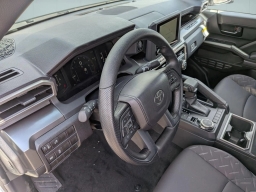 Toyota Tacoma 4WD SR5 Double Cab 5' Bed AT (Natl) 2026