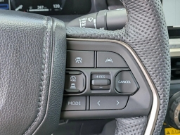 Toyota Tacoma 4WD SR5 Double Cab 5' Bed AT (Natl) 2026