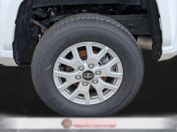 Toyota Tacoma 4WD SR5 Double Cab 5' Bed AT (Natl) 2026