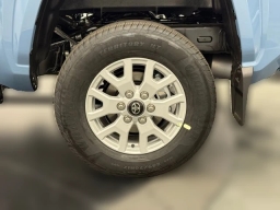 Toyota Tacoma 4WD SR5 Double Cab 5' Bed AT (Natl) 2026