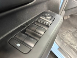 Toyota Tacoma 4WD SR5 Double Cab 5' Bed AT (Natl) 2026