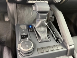 Toyota Tacoma 4WD SR5 Double Cab 5' Bed AT (Natl) 2026