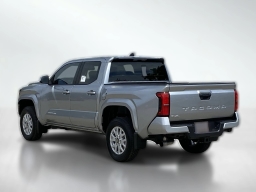 Toyota Tacoma 4WD SR5 Double Cab 5' Bed AT (Natl) 2026