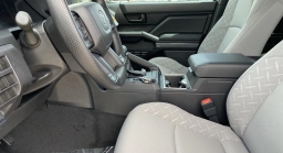 Toyota Tacoma 4WD SR5 Double Cab 5' Bed AT (Natl) 2026