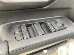 Toyota Tacoma 4WD SR5 Double Cab 5' Bed AT (Natl) 2026