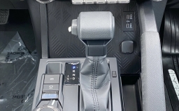 Toyota Tacoma 4WD SR5 Double Cab 5' Bed AT (Natl) 2026