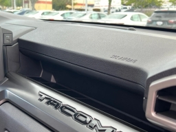 Toyota Tacoma 4WD SR5 Double Cab 6' Bed AT (Natl) 2026