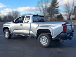 Toyota Tacoma 4WD SR XtraCab 6' Bed AT (Natl) 2026