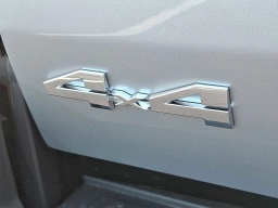 Toyota Tacoma 4WD SR XtraCab 6' Bed AT (Natl) 2026