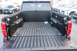 Toyota Tacoma 2WD SR5 Double Cab 6' Bed AT (Natl) 2026
