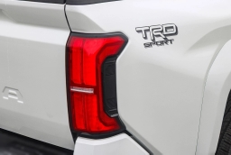 Toyota Tacoma 2WD TRD Sport Double Cab 5' Bed AT (Natl) 2026