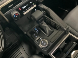 Toyota Tacoma 4WD SR5 Double Cab 5' Bed AT (Natl) 2026