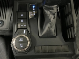 Toyota Tacoma 4WD SR5 Double Cab 5' Bed AT (Natl) 2026