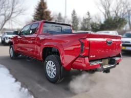 Toyota Tacoma 4WD SR5 Double Cab 5' Bed AT (Natl) 2026