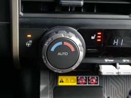 Toyota Tacoma 4WD SR5 Double Cab 5' Bed AT (Natl) 2026