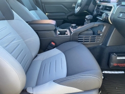 Toyota Tacoma 4WD TRD Off Road Hybrid Double Cab 5' Bed AT (Natl) 2026