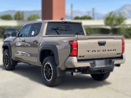 Toyota Tacoma 4WD TRD Off Road Hybrid Double Cab 5' Bed AT (Natl) 2026