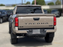 Toyota Tacoma 4WD TRD Off Road Hybrid Double Cab 5' Bed AT (Natl) 2026