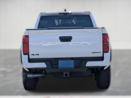 Toyota Tacoma 4WD TRD Off Road Hybrid Double Cab 5' Bed AT (Natl) 2026