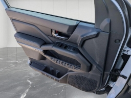 Toyota Tacoma 4WD TRD Off Road Hybrid Double Cab 5' Bed AT (Natl) 2026