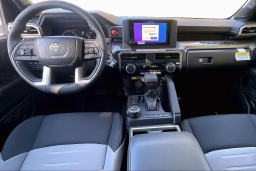 Toyota Tacoma 4WD TRD Off Road Hybrid Double Cab 5' Bed AT (Natl) 2026