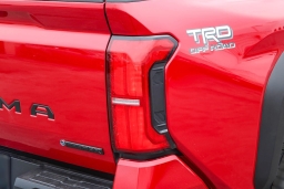 Toyota Tacoma 4WD TRD Off Road Hybrid Double Cab 5' Bed AT (Natl) 2026