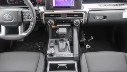 Toyota Tacoma 4WD TRD Off Road Hybrid Double Cab 5' Bed AT (Natl) 2026