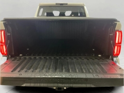 Toyota Tacoma 4WD TRD Off Road Hybrid Double Cab 5' Bed AT (Natl) 2026