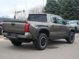 Toyota Tacoma 4WD TRD Off Road Hybrid Double Cab 5' Bed AT (Natl) 2026