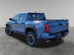 Toyota Tacoma 4WD TRD Off Road Hybrid Double Cab 5' Bed AT (Natl) 2026