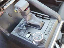 Toyota Tacoma 4WD TRD Off Road Hybrid Double Cab 5' Bed AT (Natl) 2026