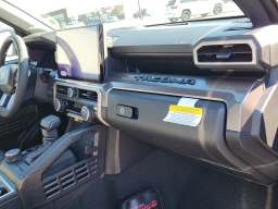 Toyota Tacoma 4WD TRD Off Road Hybrid Double Cab 5' Bed AT (Natl) 2026