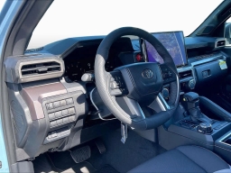 Toyota Tacoma 4WD TRD Off Road Hybrid Double Cab 5' Bed AT (Natl) 2026