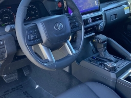 Toyota Tacoma 4WD TRD Off Road Hybrid Double Cab 5' Bed AT (Natl) 2026