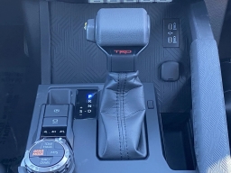 Toyota Tacoma 4WD TRD Off Road Hybrid Double Cab 5' Bed AT (Natl) 2026