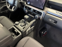 Toyota Tacoma 4WD TRD Off Road Hybrid Double Cab 5' Bed AT (Natl) 2026