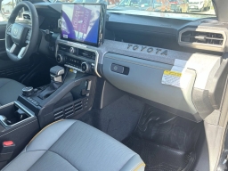 Toyota Tacoma 4WD Trailhunter Hybrid Double Cab 5' Bed AT (Natl) 2026