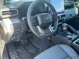 Toyota Tacoma 4WD Trailhunter Hybrid Double Cab 5' Bed AT (Natl) 2026