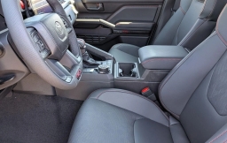 Toyota Tacoma 4WD TRD Pro Hybrid Double Cab 5' Bed AT (GS) 2026