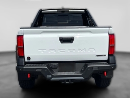 Toyota Tacoma 4WD Trailhunter Hybrid Double Cab 6' Bed AT (Natl) 2026