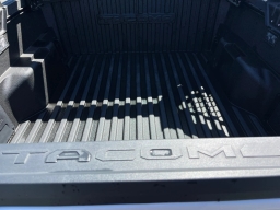 Toyota Tacoma 4WD Trailhunter Hybrid Double Cab 6' Bed AT (Natl) 2026