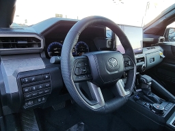 Toyota Tacoma 4WD Trailhunter Hybrid Double Cab 6' Bed AT (Natl) 2026