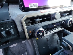 Toyota Tacoma 4WD Trailhunter Hybrid Double Cab 6' Bed AT (Natl) 2026