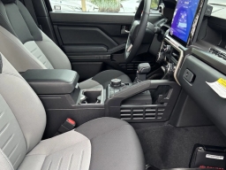 Toyota Tacoma 4WD TRD Off Road Hybrid Double Cab 5' Bed AT (Natl) 2026