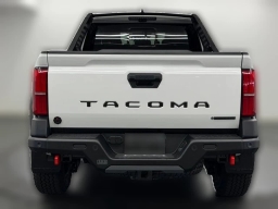 Toyota Tacoma 4WD Trailhunter Hybrid Double Cab 6' Bed AT (Natl) 2026